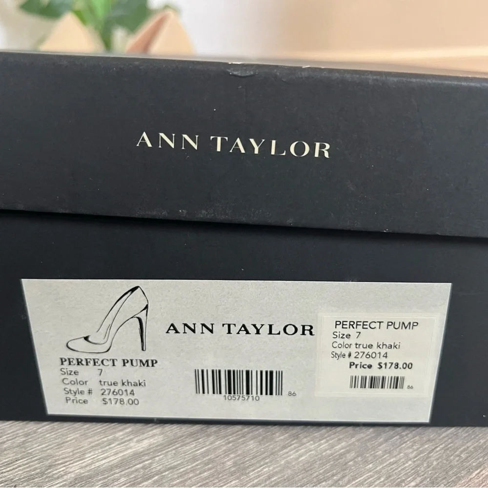 Ann Taylor perfect pump true khaki snake print size 7